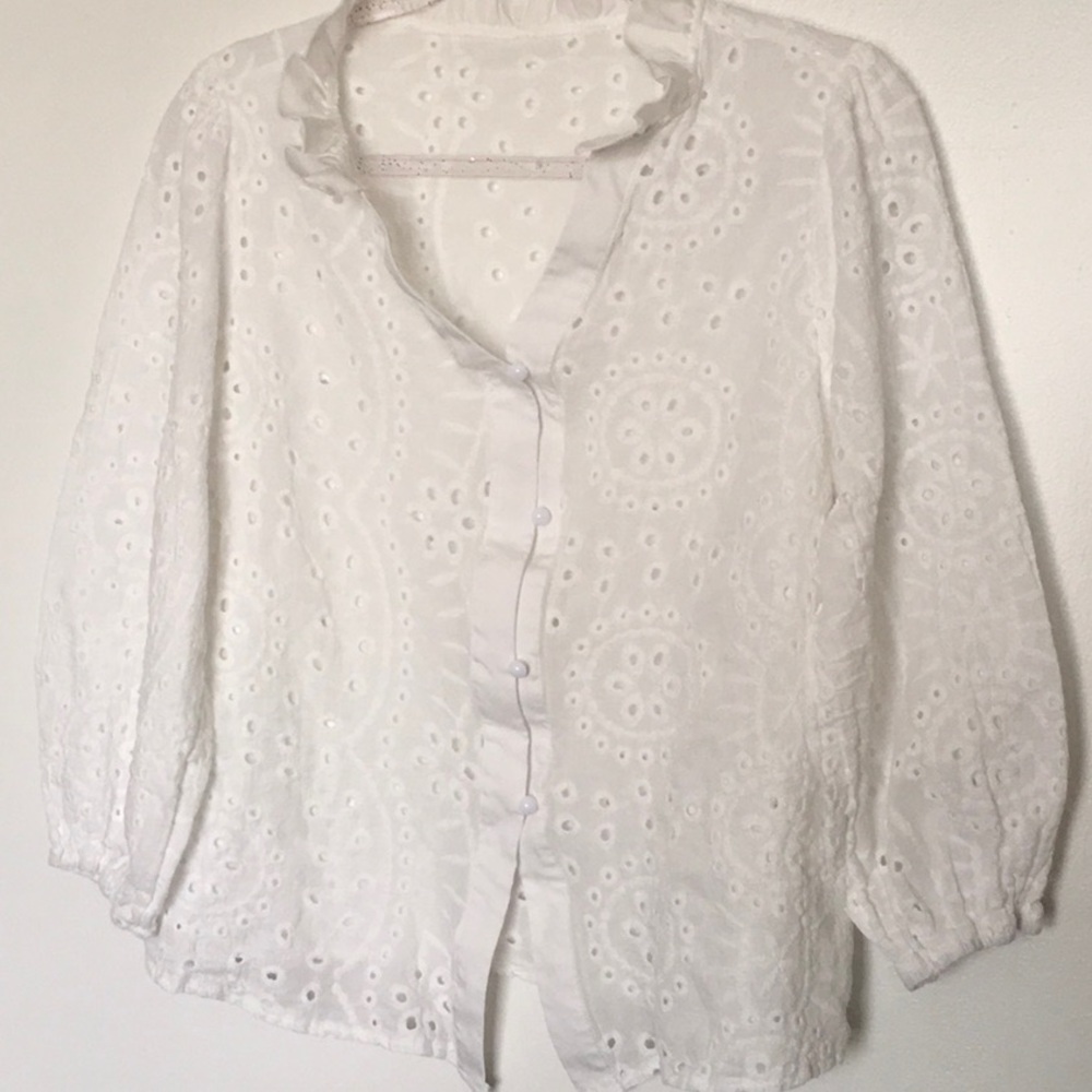White Eyelet Button-Up Blouse. L 105